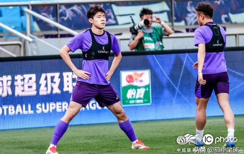 九游体育app-上海申花迎CBA季后赛关键赛，今晚伤情更新，底气十足，更衣室氛围转暖的简单介绍